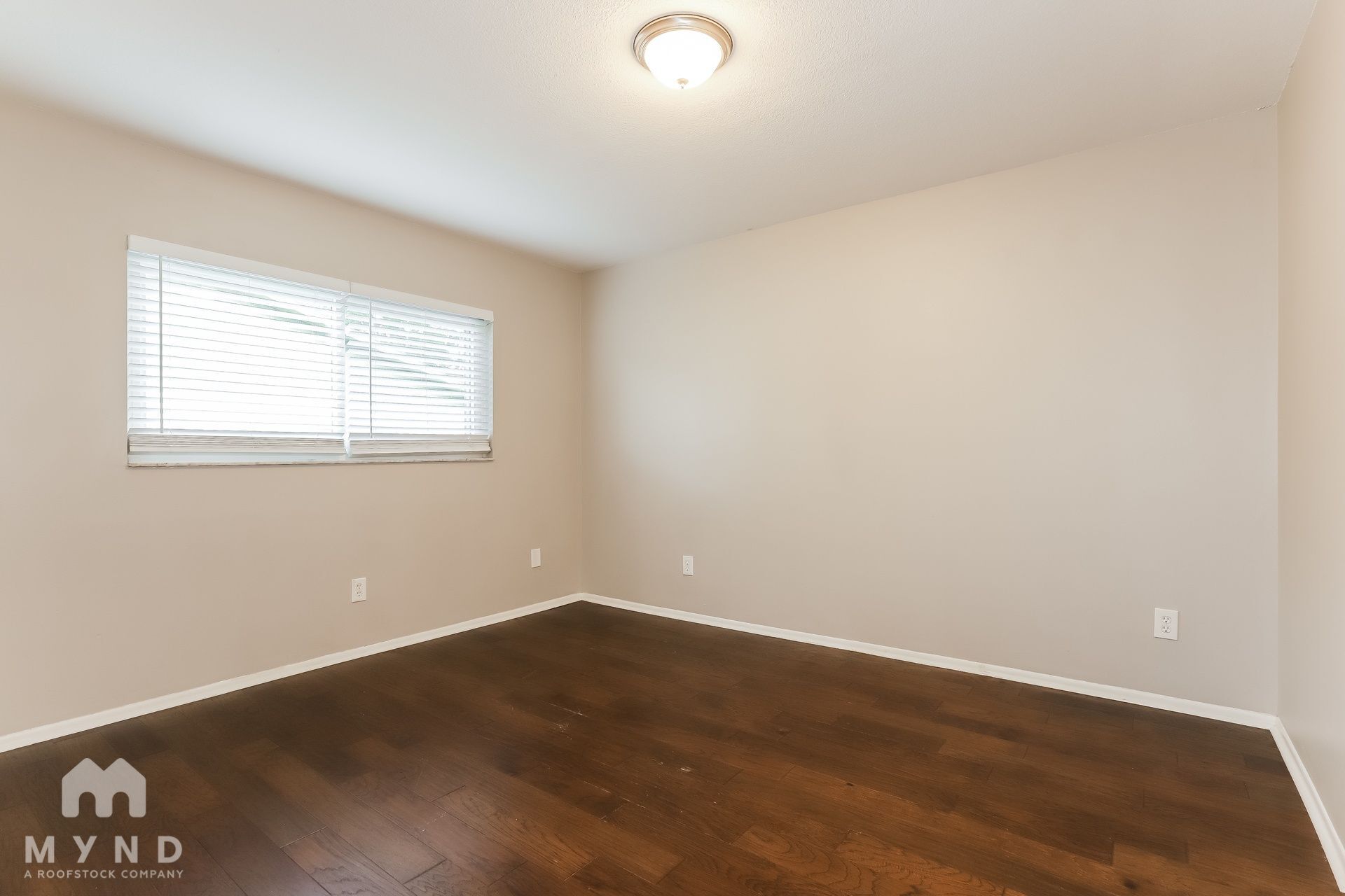 Building Photo - 305 Silver Hill Dr
