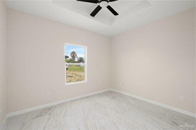 Building Photo - 11 Skyview St