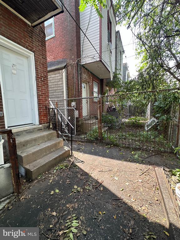 Building Photo - 4344 N Franklin St