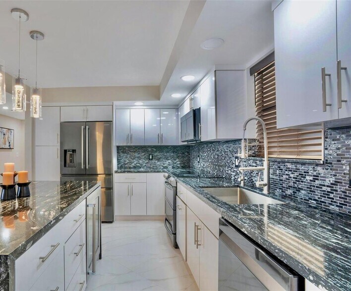 Building Photo - 605 Ives Dairy Rd