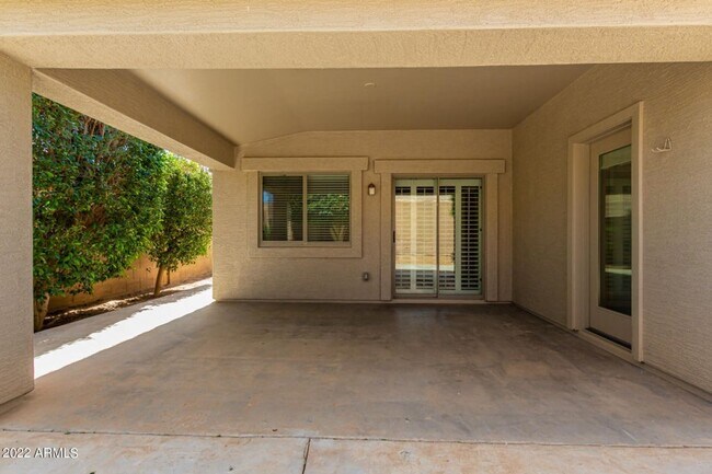 Building Photo - Gorgeous 4 Bedroom Home w/Energy Saving Solar