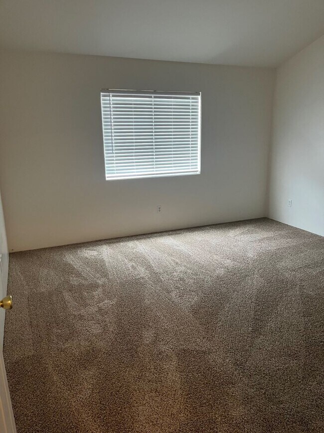 Building Photo - 5002 Canyon Peak Dr