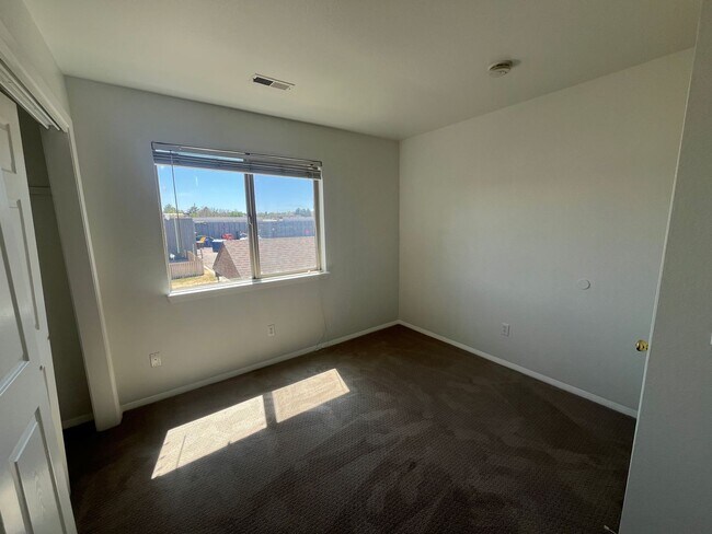 Building Photo - $500 OFF MOVE IN SPECIAL-  2BD/2BA with in unit washer/dryer