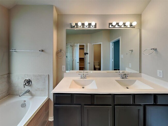 Building Photo - 7335 Winter Song Dr