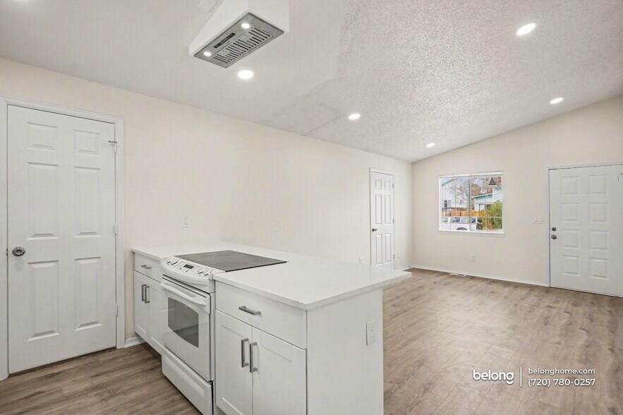 Building Photo - 4496 S Pagosa Cir