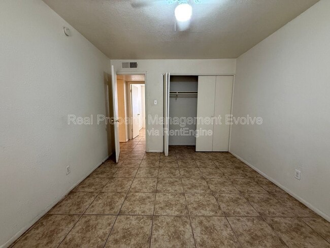 Building Photo - 13829 N 48th Ave