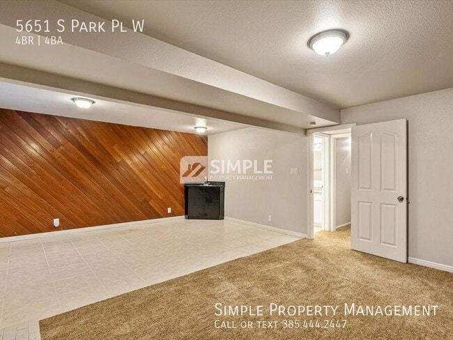 Building Photo - 5651 S Park Pl W