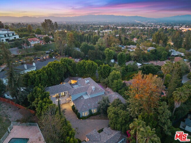 Building Photo - 4923 Amigo Ave