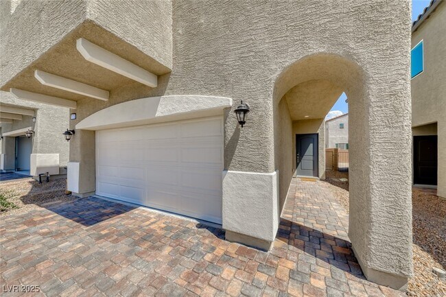 Building Photo - 1110 Cactus Needle Ave