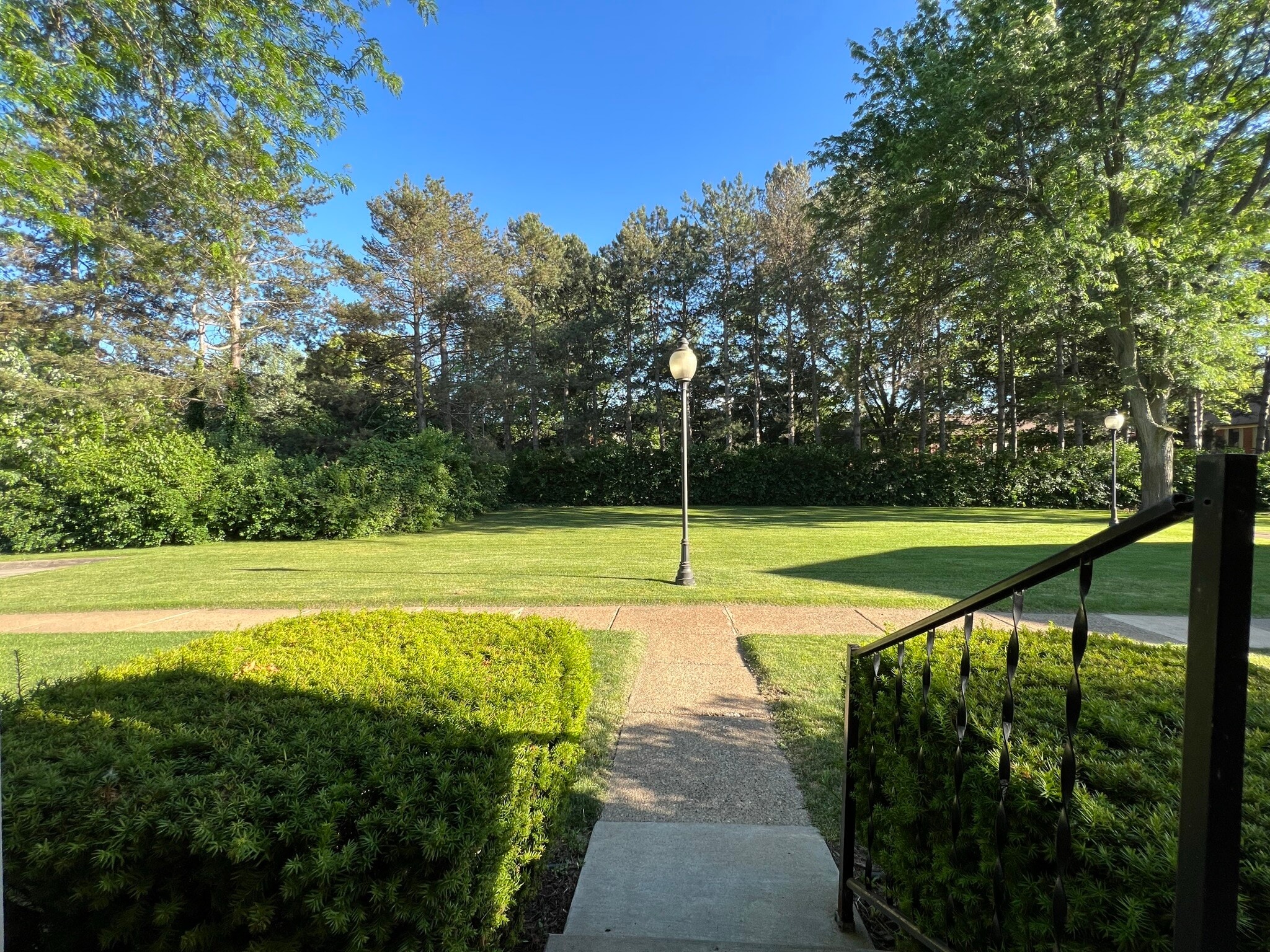 Building Photo - 3306 Alpine Dr