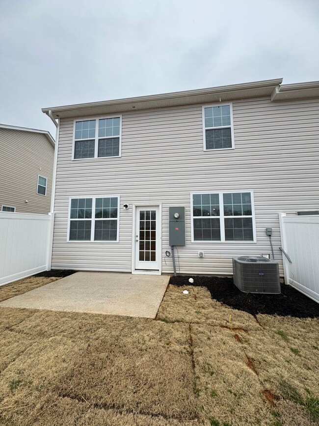 Building Photo - Brand New 4BR 2.5BA Townhome