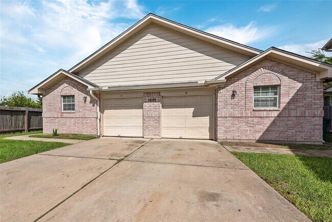 Primary Photo - 12133 Stone E Dr