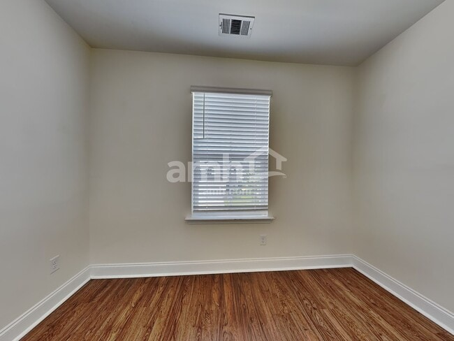 Building Photo - 28 Birch Cir