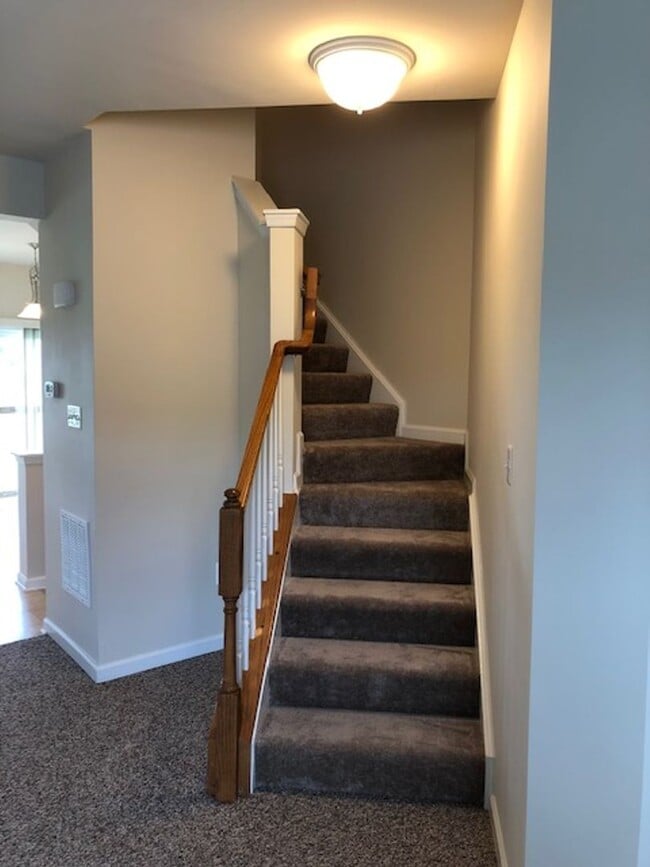 Building Photo - 3 Bedroom Townhome in Waynesboro!