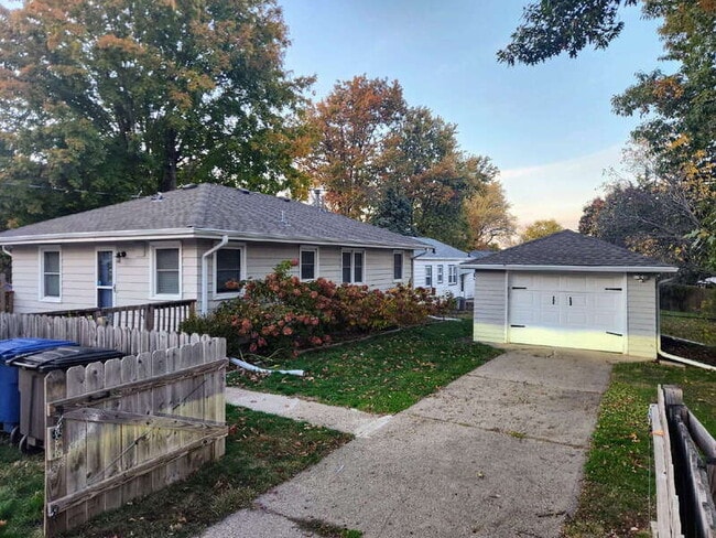 Building Photo - 4001 36th Pl