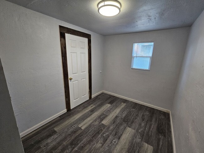 Building Photo - Charming 2/1 Home For Rent in Gerber!