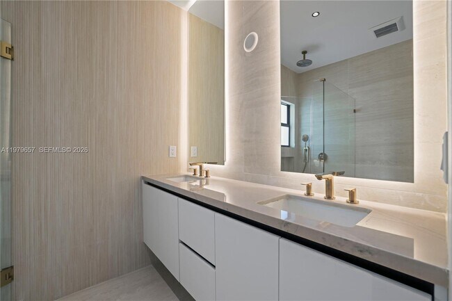 Building Photo - 3187 SW 23rd St