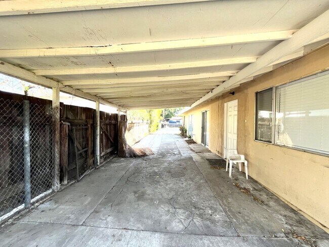 Building Photo - 4 bed, 3 bath in Loma Linda, CA!