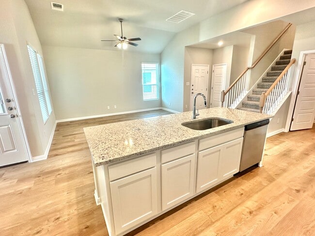 Building Photo - Luxury 2-Story, 4-Bed/ 2.5-Bath Duplex in ...