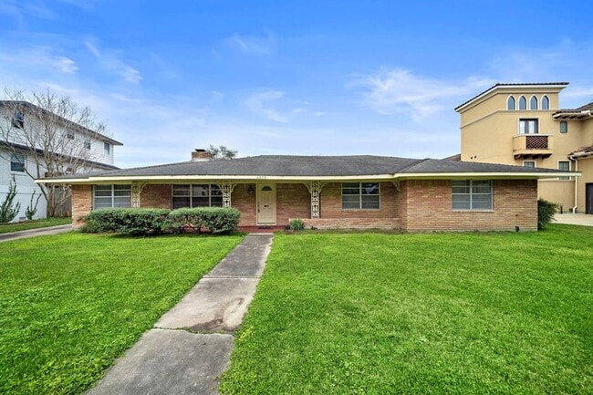 Primary Photo - 4802 Braesvalley Dr