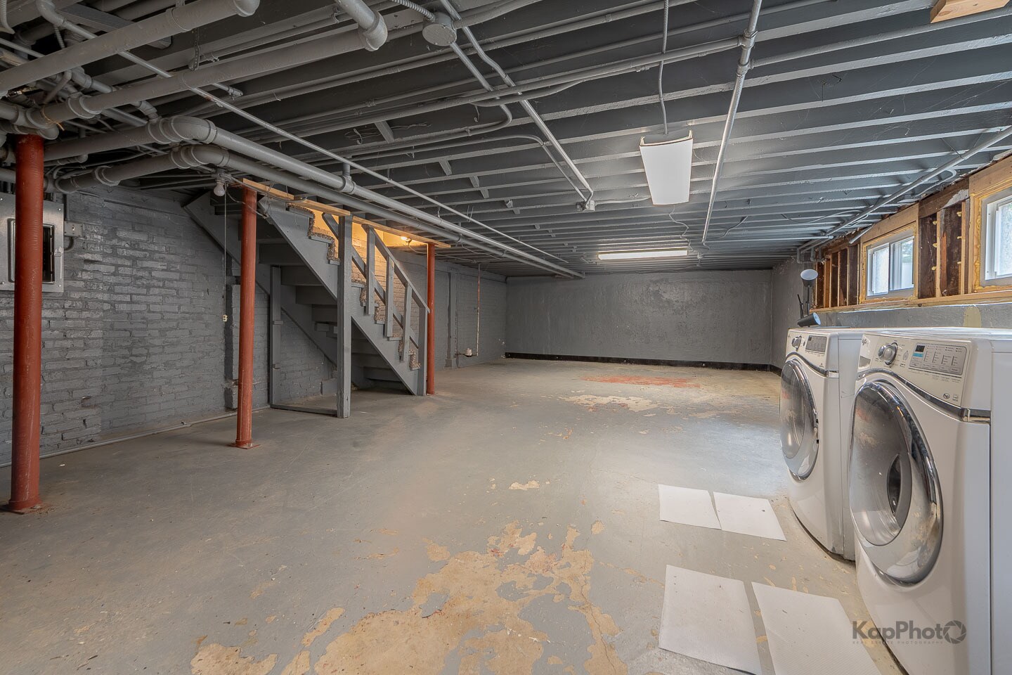 Building Photo - 818 N La Grange Rd