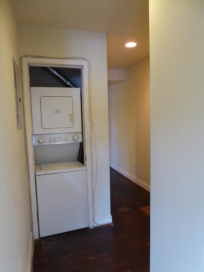 Building Photo - 5501 Foote St NE