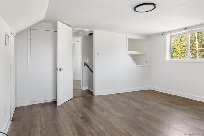 Building Photo - 13 Strack Rd