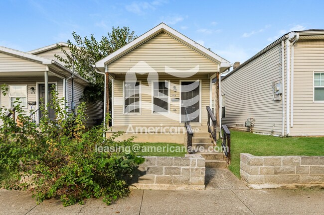 Primary Photo - 912 S Jackson St