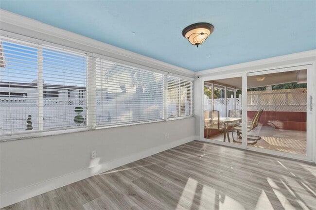 Building Photo - 58 Lido Dr