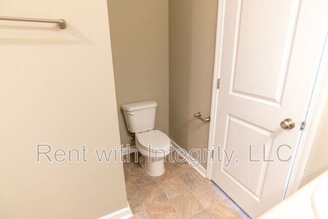 Building Photo - 2200 Del Carmel Way