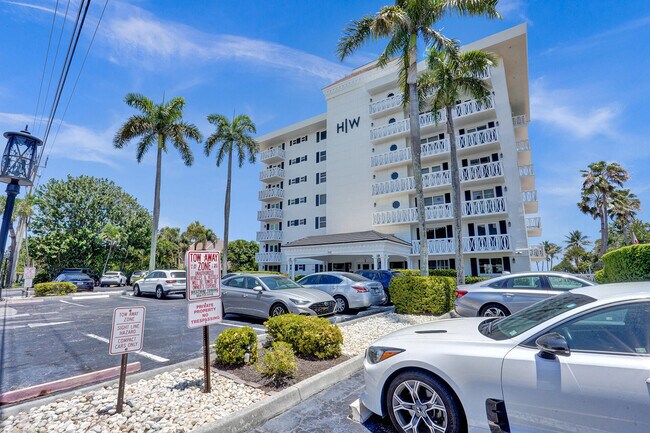 Building Photo - 1021 Hillsboro Mile