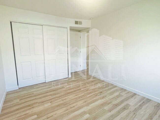 Building Photo - 6026 N 79th St