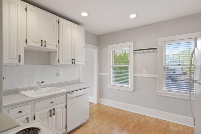 Building Photo - 5004 Oliver Ave S