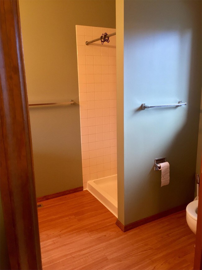 Building Photo - 1711 W Koch St