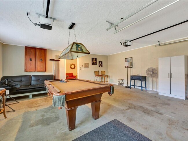 Building Photo - 683 Water View Dr
