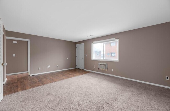 Building Photo - 4688 Hilton Ave