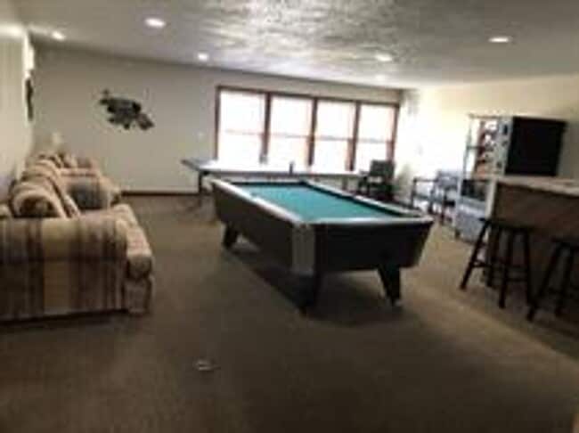 Building Photo - Wildernest 2 Bedroom 2 Bathroom includes all utilities!  Flexible lease terms.