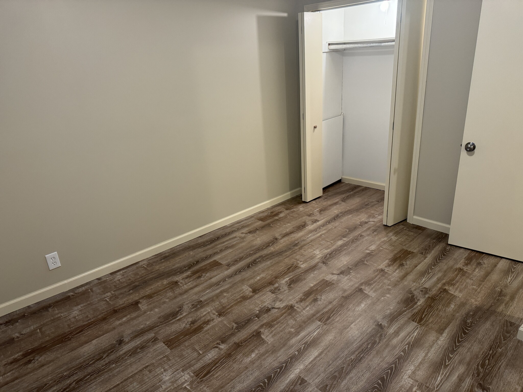 Building Photo - 4642 Bancroft Ave