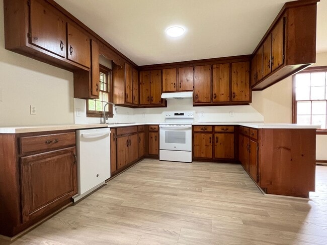 Building Photo - 3bdr 2bth home in the heart of Poquoson