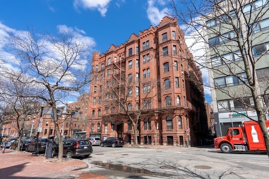 Primary Photo - 271 Dartmouth St