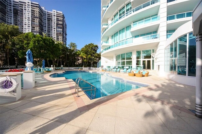 Building Photo - 2127 Brickell Ave