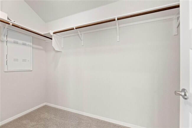 Building Photo - 102 Crooked Trail