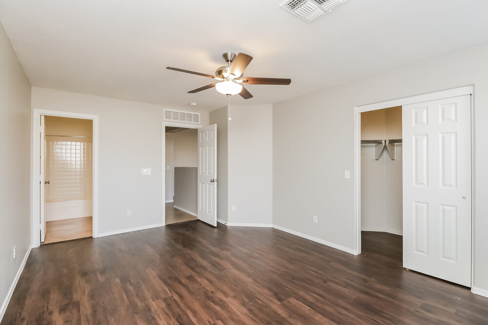 Building Photo - 8528 E Desert Ln