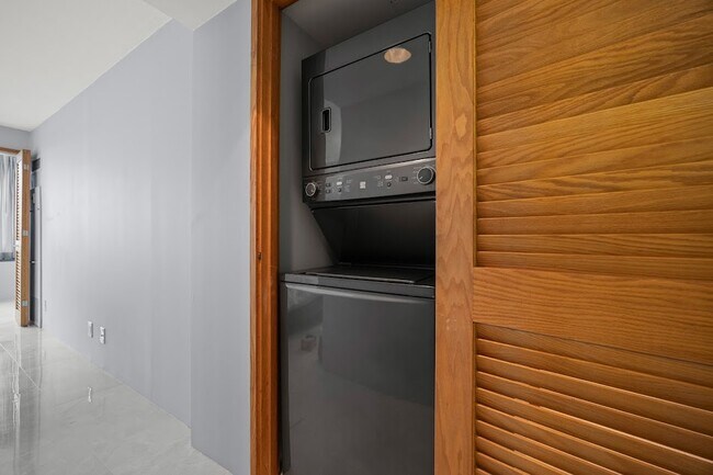 Building Photo - 1330 Ala Moana Blvd