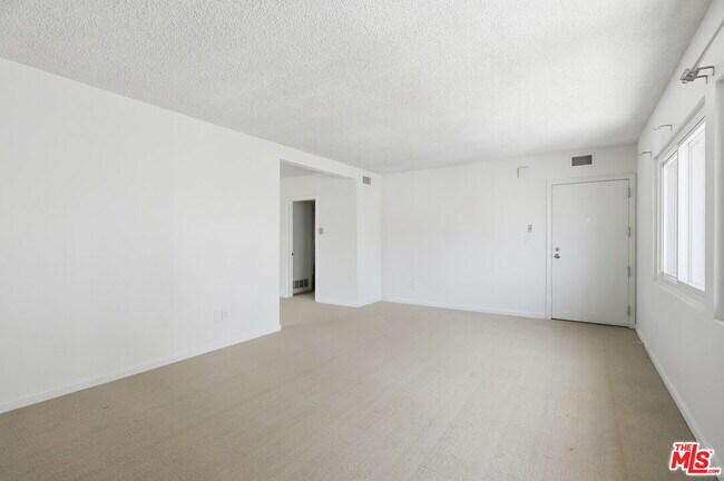 Building Photo - 8401 Tuscany Ave