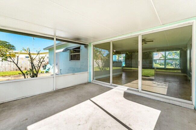 Building Photo - 406 N Neptune Dr