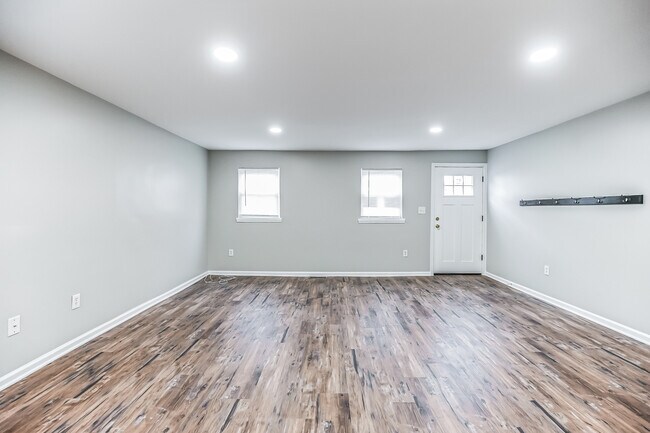 Building Photo - 203 Ford St