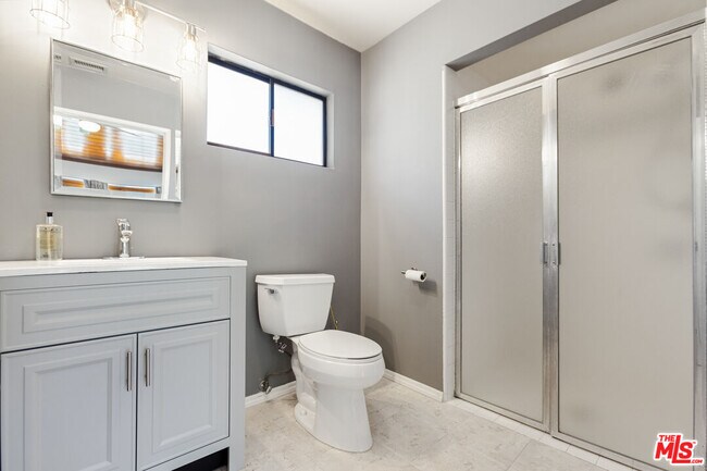 Building Photo - 4933 Collett Ave