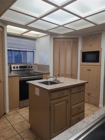 Building Photo - 305 Centennial Blvd