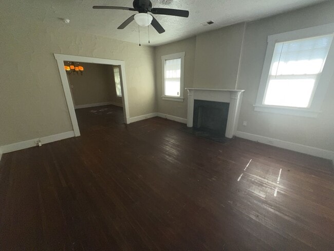 Building Photo - 2507 10th St